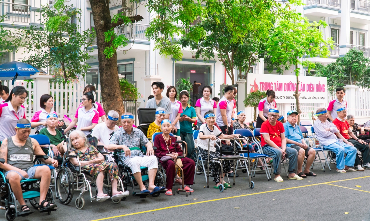 có nên cho cha mẹ vào viện dưỡng lão