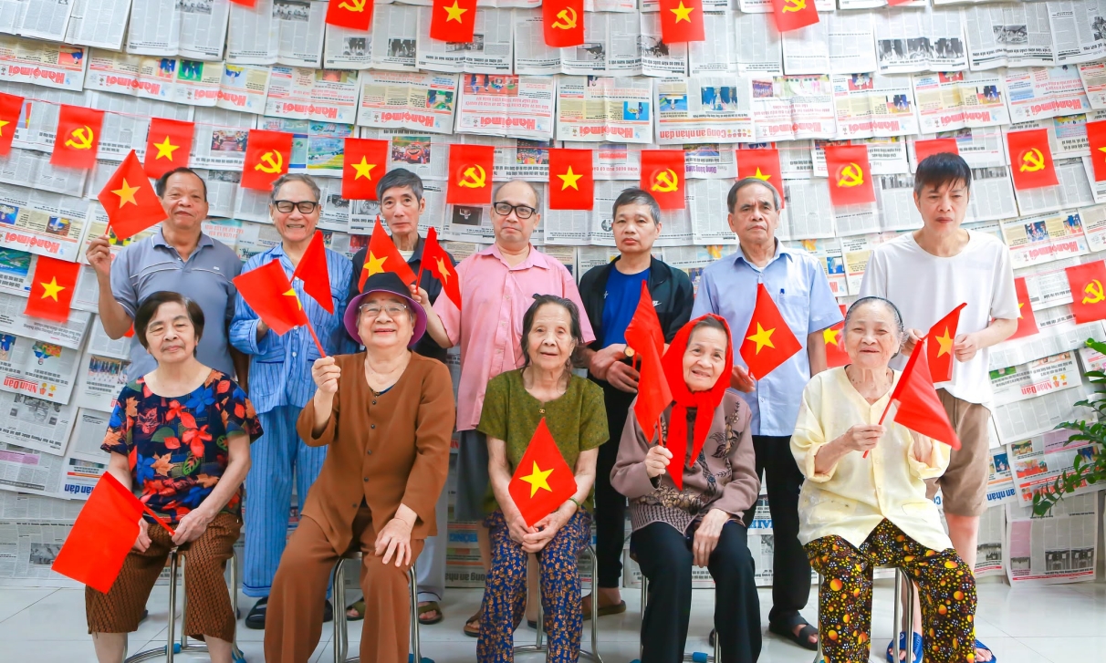 Người cao tuổi cần tâm sự bầu bạn