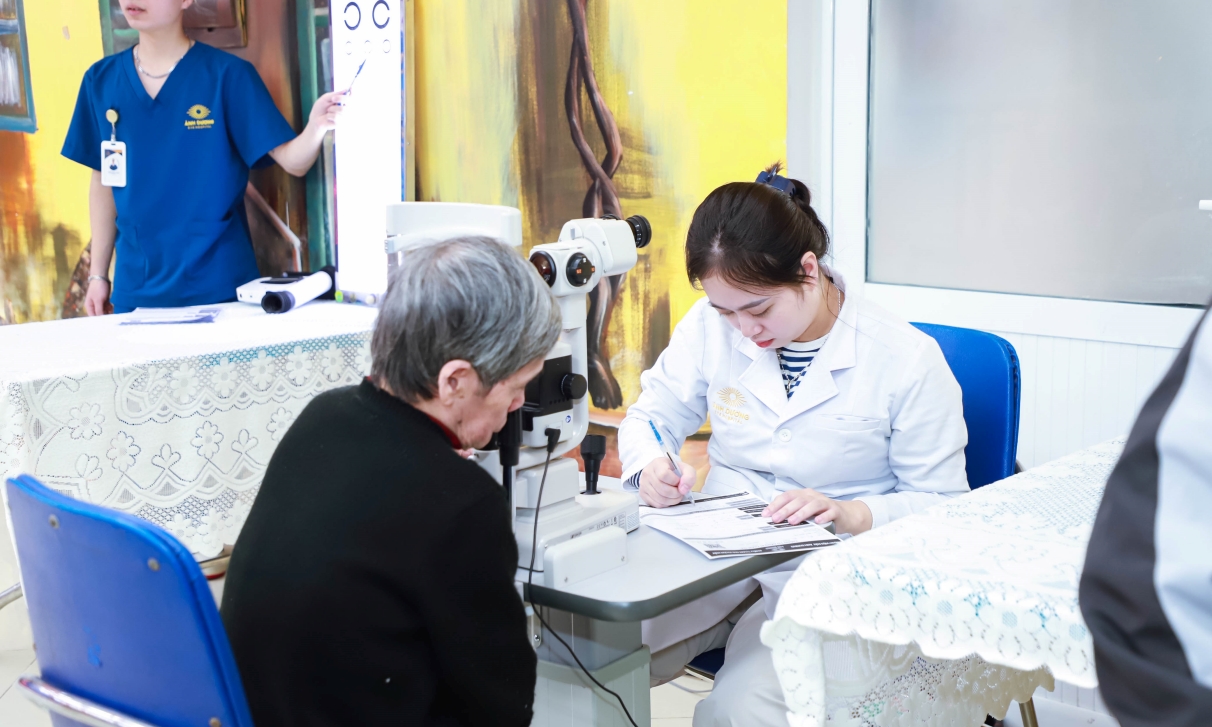 Chăm sóc sức khỏe người cao tuổi hằng ngày