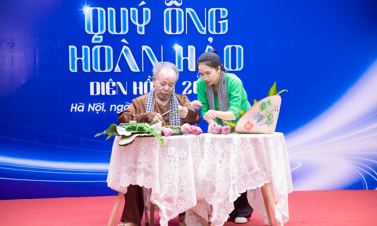Tiết mục cắm hoa - phần thi Tài năng