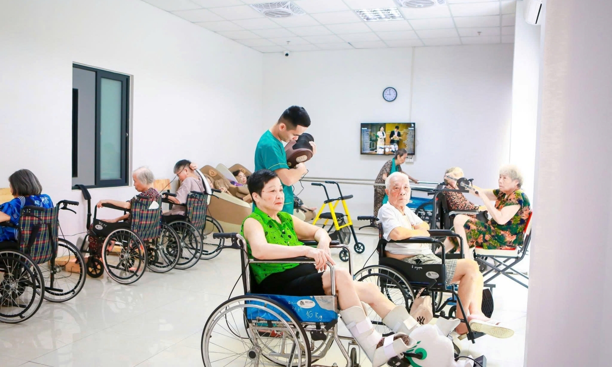 Phục hồi chức năng sau tai biến cho người cao tuổi