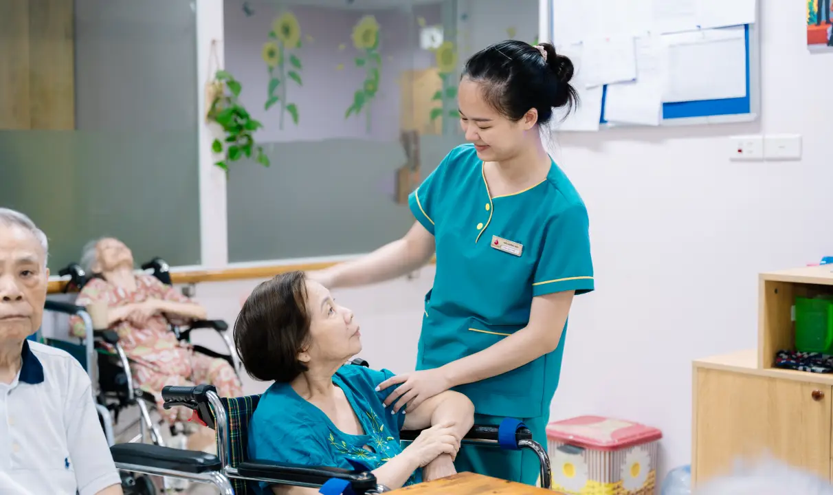 Cách bảo vệ thị lực người cao tuổi