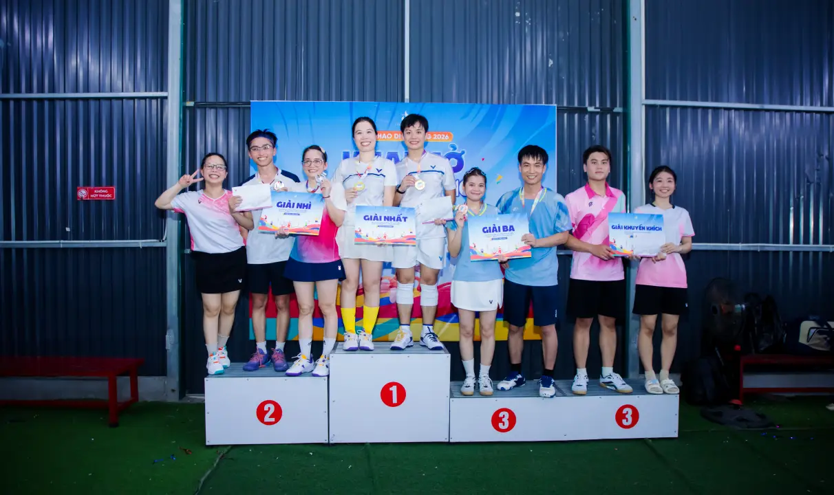 Trao giải hạng mục đôi nam nữ