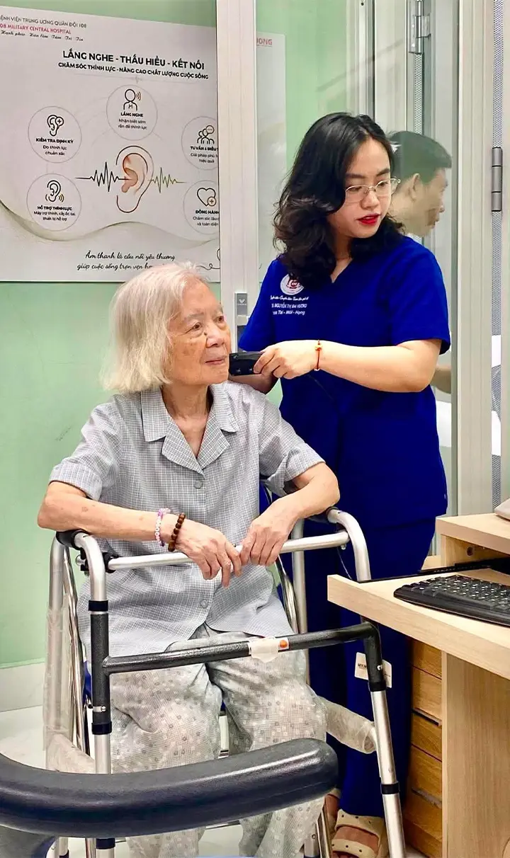 Đo thính lực cho người cao tuổi
