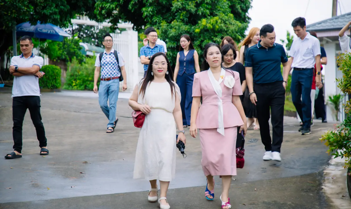 Đoàn tham quan không gian chăm sóc người cao tuổi tại Diên Hồng