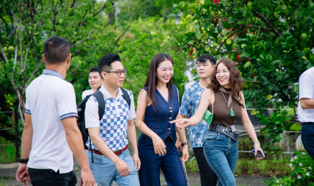 Đoàn tham quan không gian chăm sóc người cao tuổi tại Diên Hồng