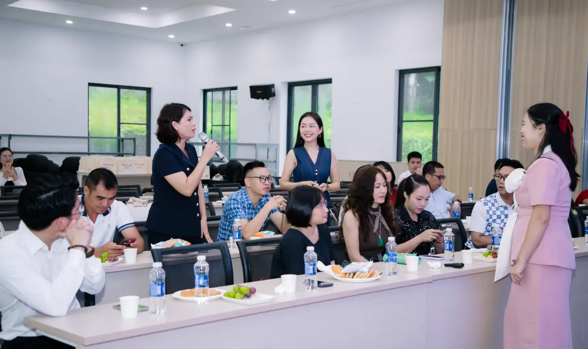 CEO1987 và Diên Hồng giao lưu kết nối sau chương trình
