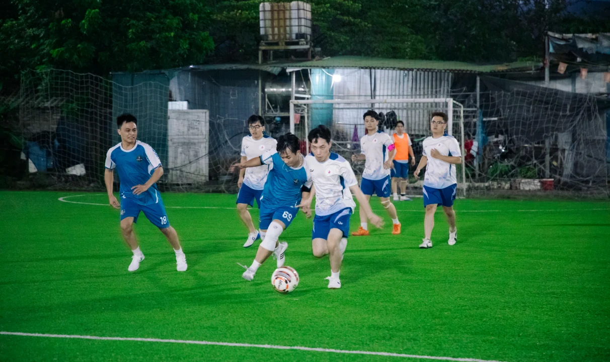 Màn tranh bóng quyết liệt