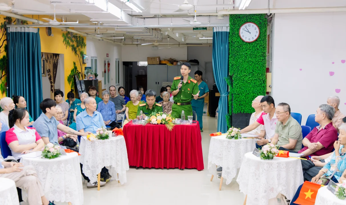 Đại úy Nguyễn Tuấn Anh làm ban giám khảo
