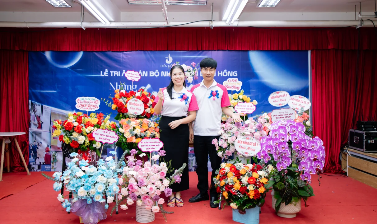 Các cơ sở tặng hoa chúc mừng sinh nhật 12 năm Diên Hồng